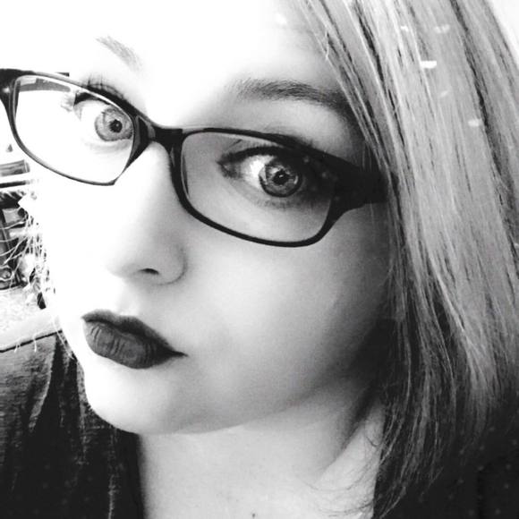 Meet your Posher, Siobhan - Picture 1 of 1